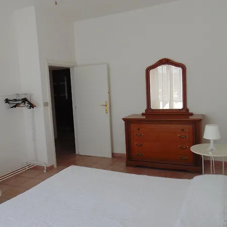 Apartment S241 - Sirolo, Bilocale Completamente Ristrutturato *